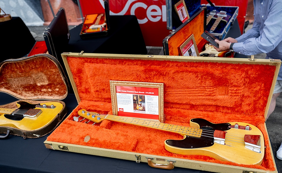 Fender 1954 Precision Bass in Blonde