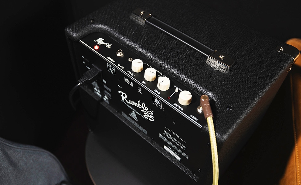Fender Rumble 25 Bass Combo Amp Control Panel