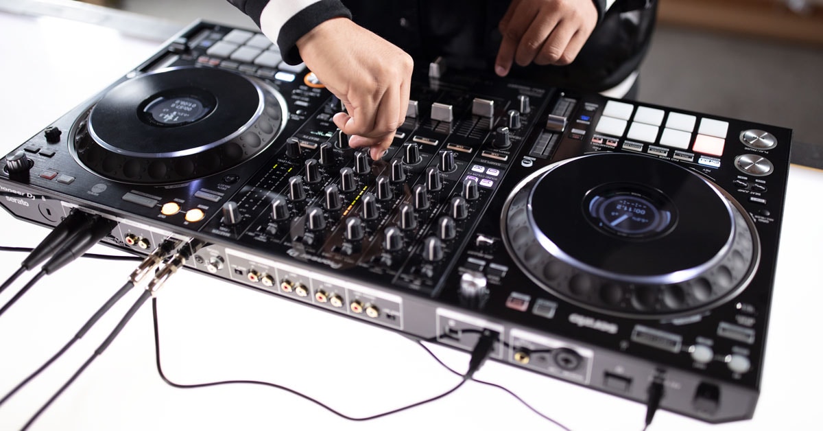 DJ Nitrane Reviews the Pioneer DJ DDJ-1000SRT with Serato DJ Pro