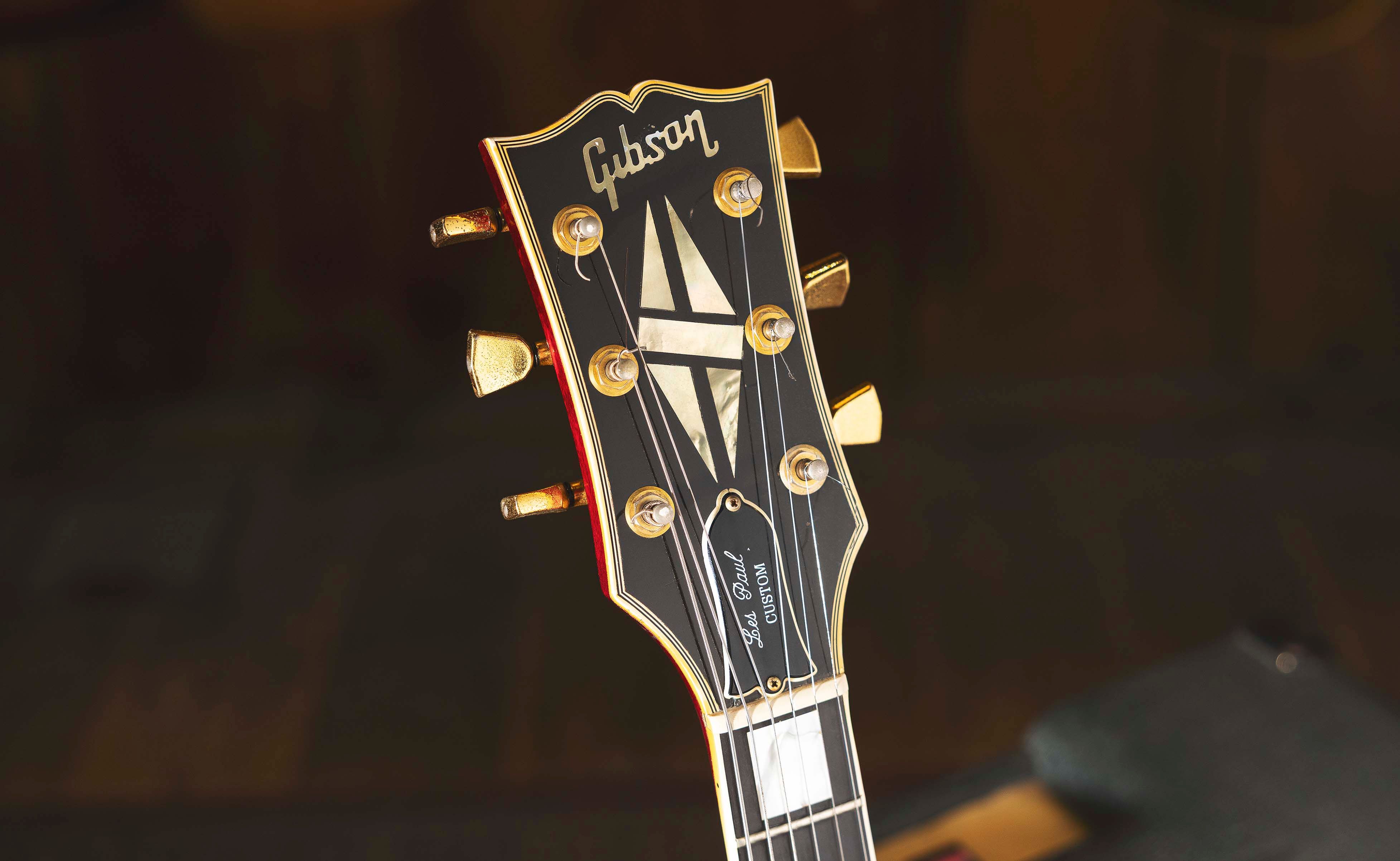 1978_Gibson_Les_Paul_Custom_Headstock_Inline.jpg