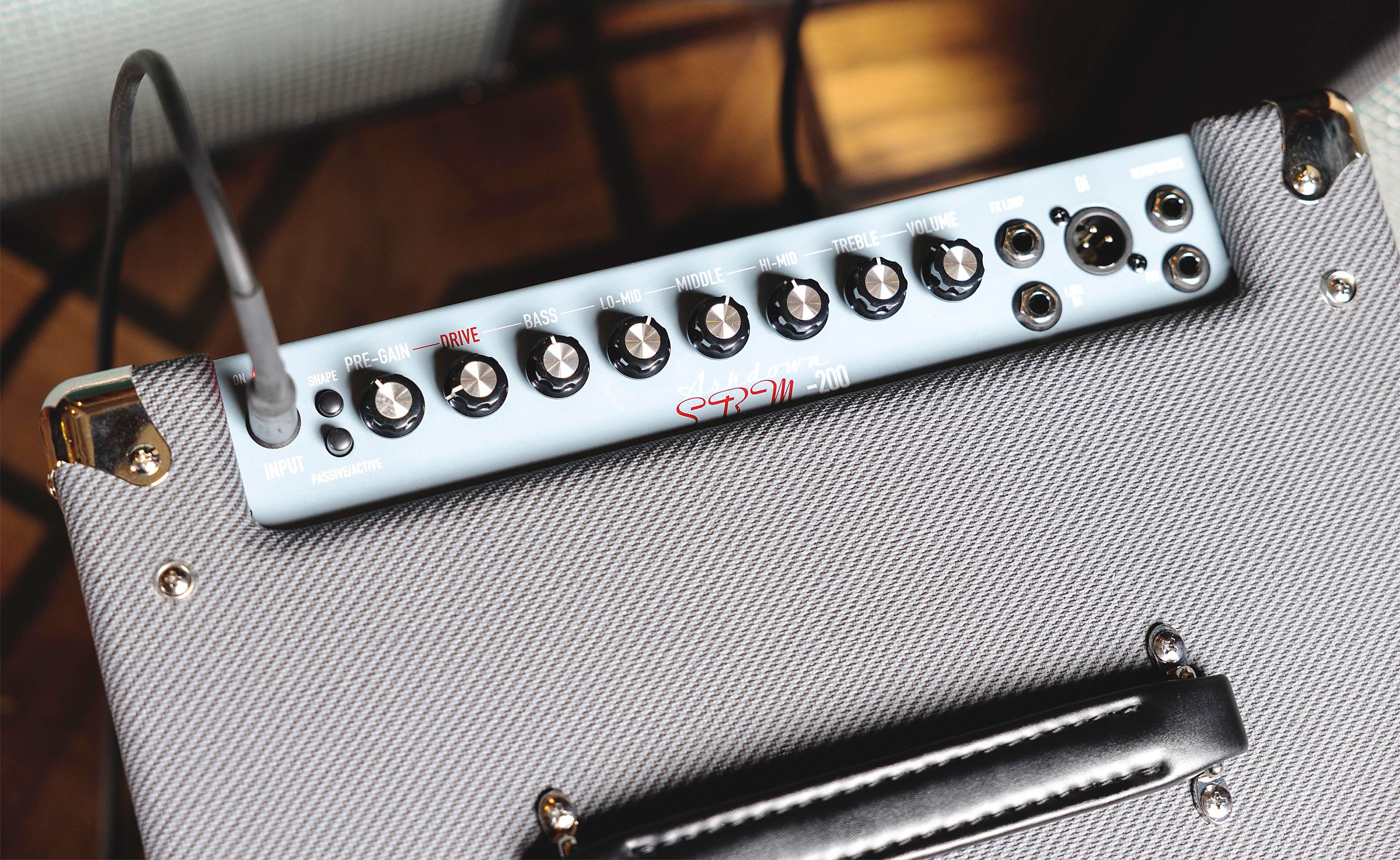 Ashdown_Studio_Bass_Magnifier_200W_Combo_Amp_Control_Panel_Inline.jpg