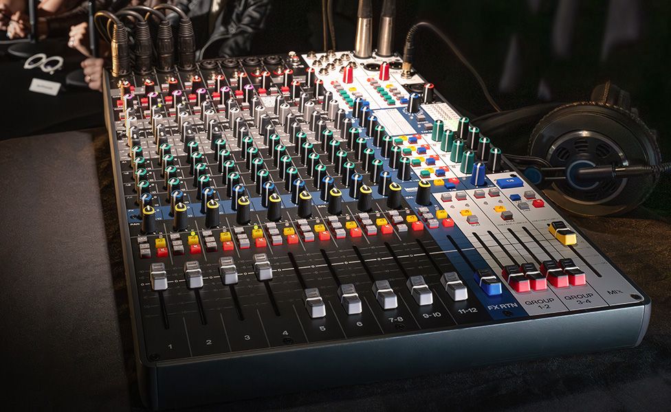 Soundcraft_Signature_Plus_12_Inline.jpg