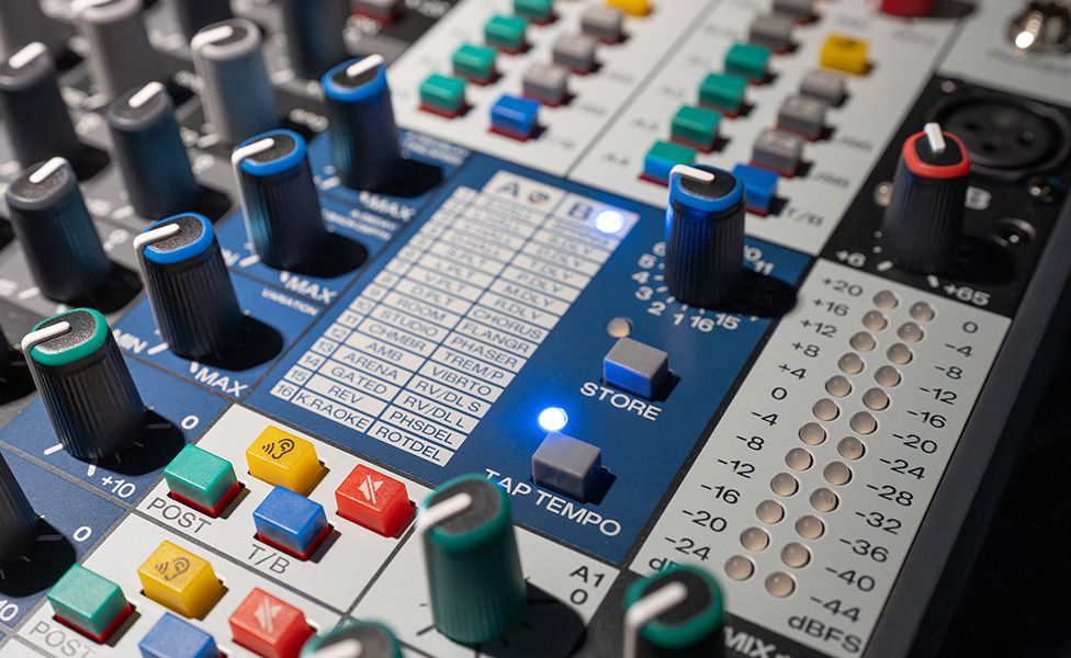 Soundcraft_Signature_Plus_Effects_Inline.jpg