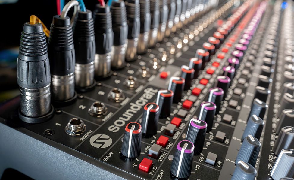 Soundcraft_Signature_Plus_IOs_Inline.jpg