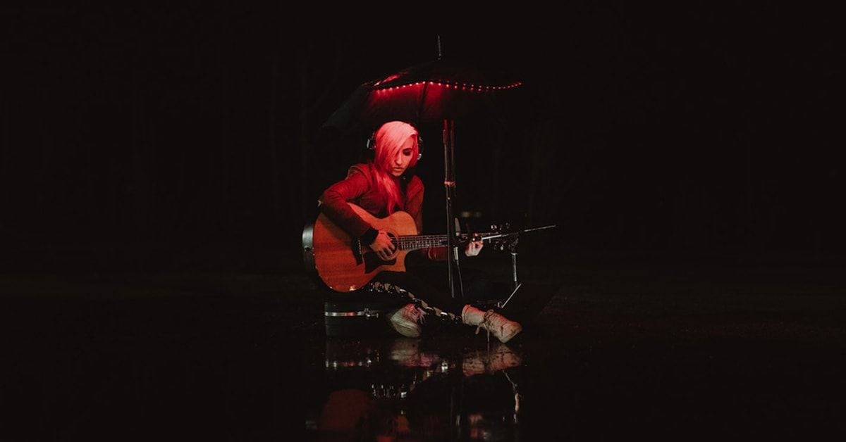 Alt-Pop Songwriter Lights on the Taylor Guitar She’s Toured Around the World