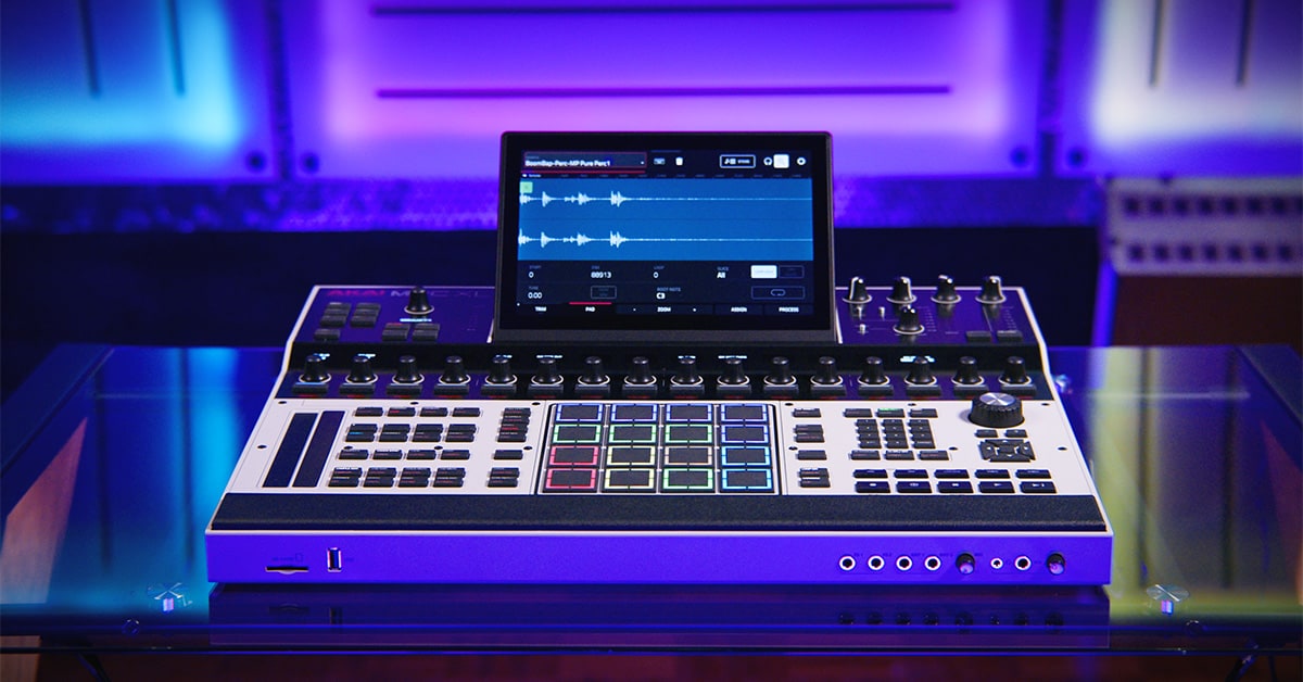 A Look at the AKAI Professional MPC XL With Illa J