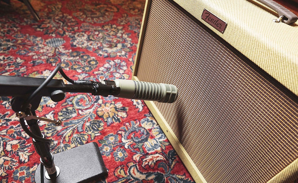 Electro-Voice RE20 Miking Guitar Amplifier