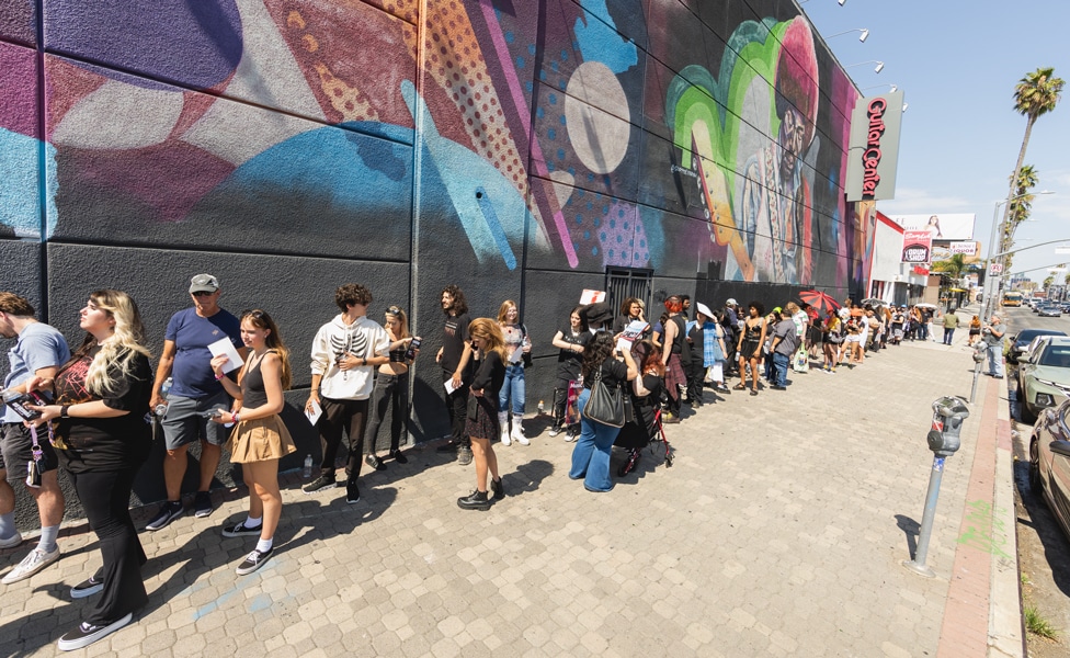 Fans waiting in line to meet YUNGBLUD outside Guitar Center Hollywood