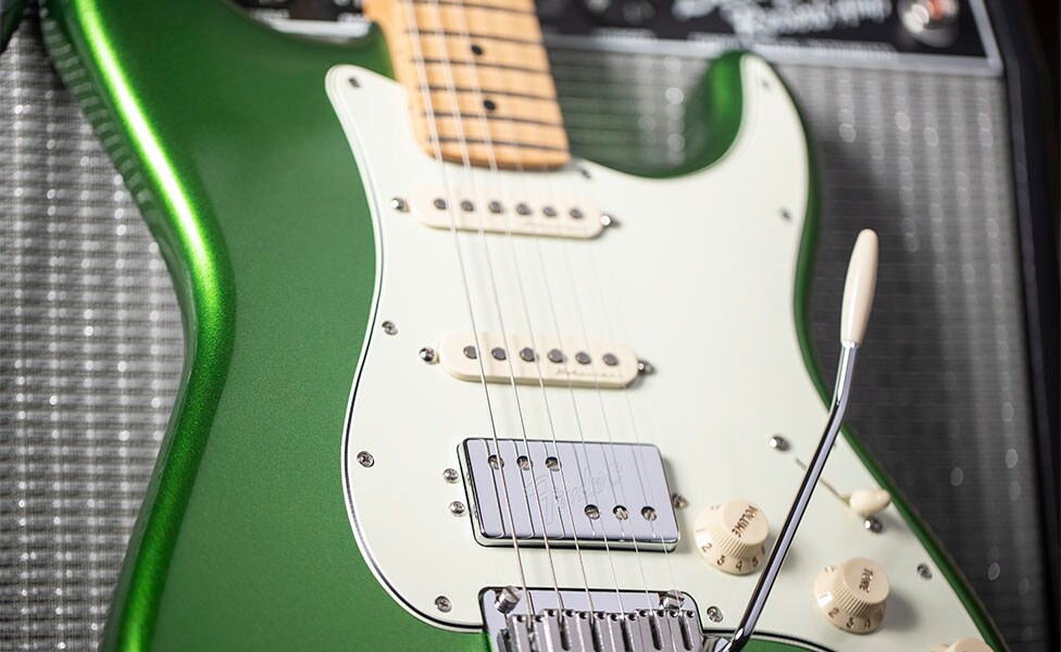 Fender Player Plus Stratocaster HSS in Cosmic Jade
