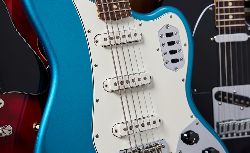 Fender Vintera II '60s Bass VI in Lake Placid Blue