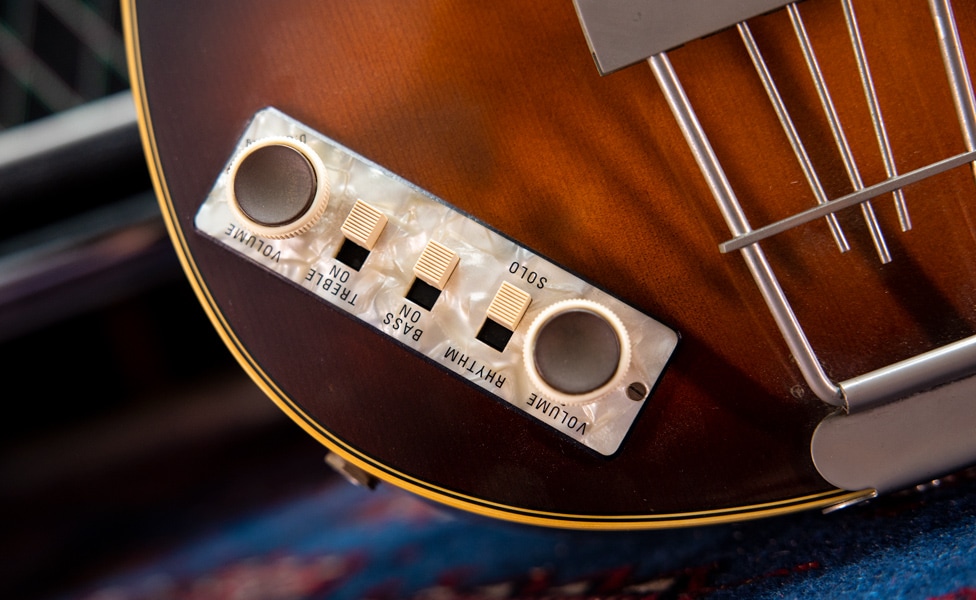 Höfner Violin Electric Bass Guitar Controls