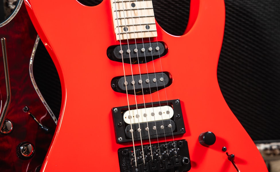 A closer look at a Kramer Striker HSS' pickups, Floyd Rose bridge and controls