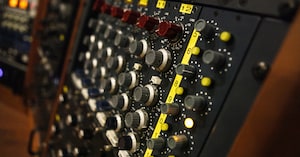 How to Build Out a Hardware Vocal Chain