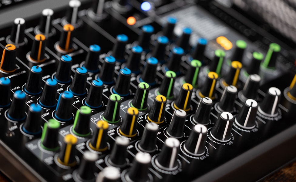 Harbinger LX12 12-Channel Analog Mixer With Bluetooth, FX and USB Audio -  Woodwind & Brasswind