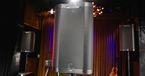 Harbinger VARI Live 4400 Series Powered Speakers | Maximum Headroom