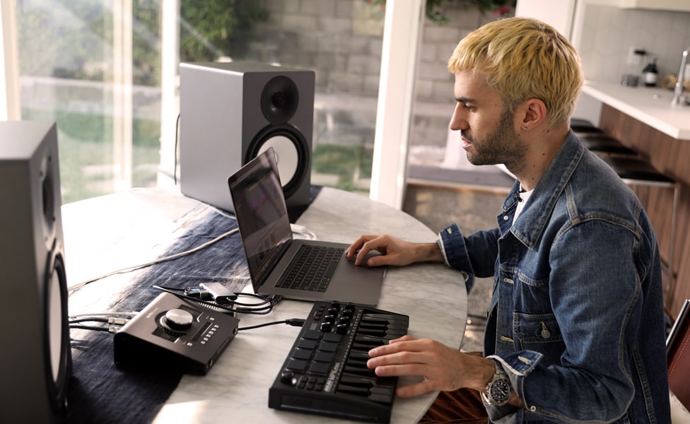 A-Trak working with an AKAI MPK Mini MK3