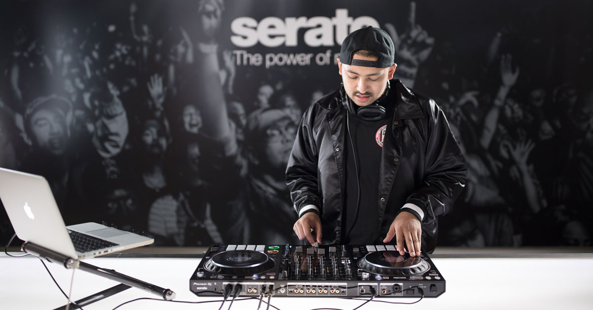 DJ Nitrane with the new Pioneer DJ DDJ-100SRT