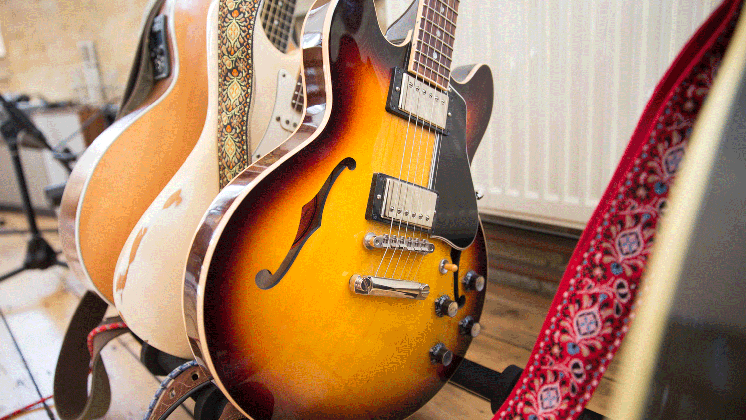 Annie's Gibson ES-339