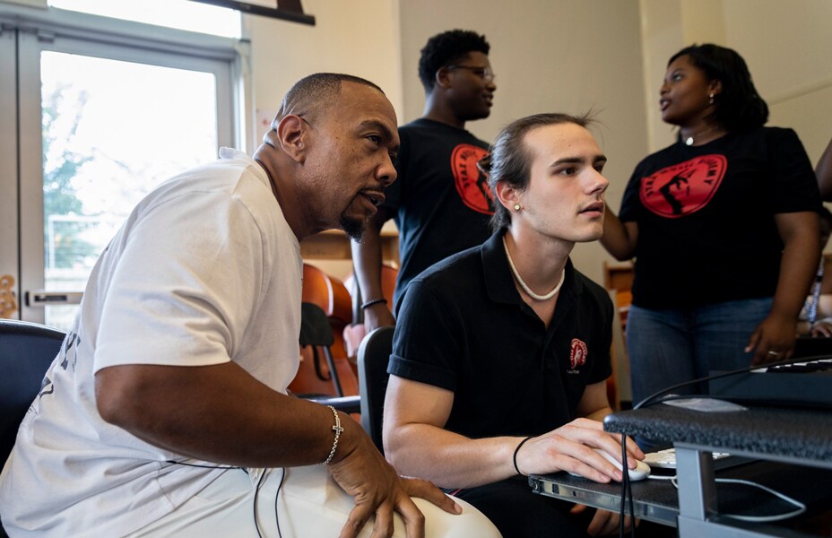 Timbaland mentors a Stax Music Academy student