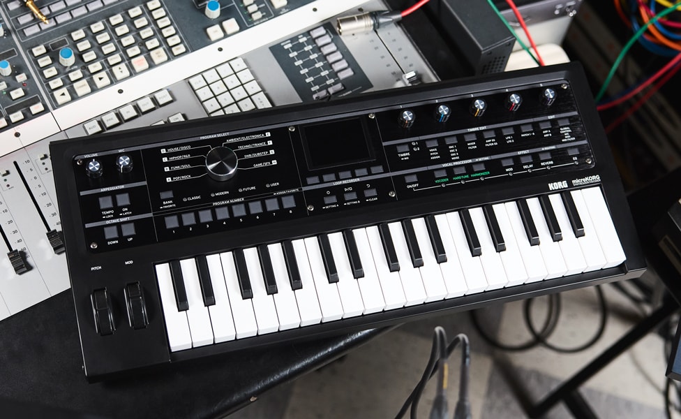 KORG microKORG2 Synthesizer