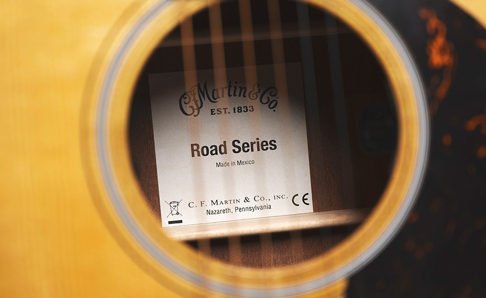 Martin Retro Road Series 000-12E Sound hole Label