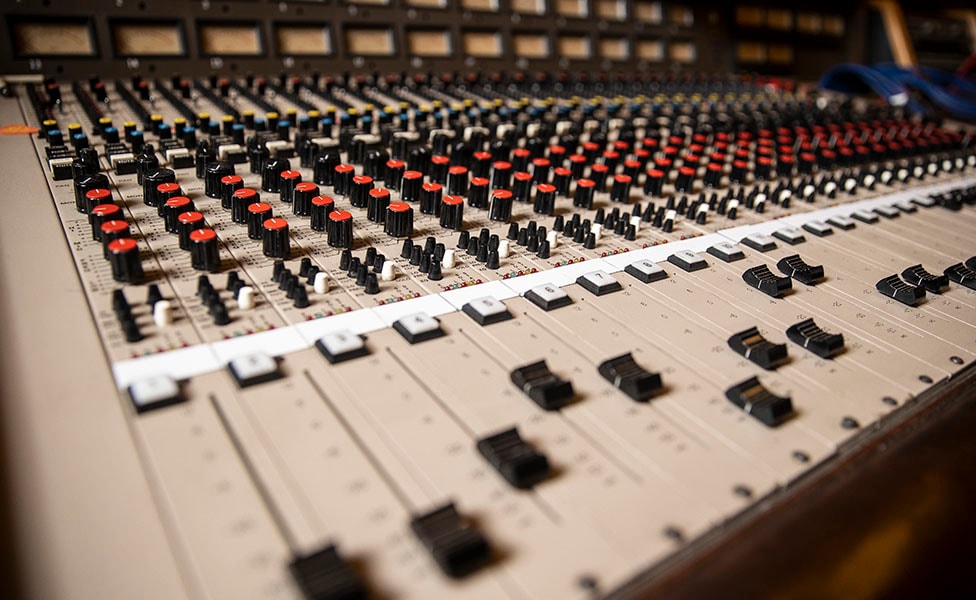 The Evolution Of Recording And Mixing Consoles | GC Riffs