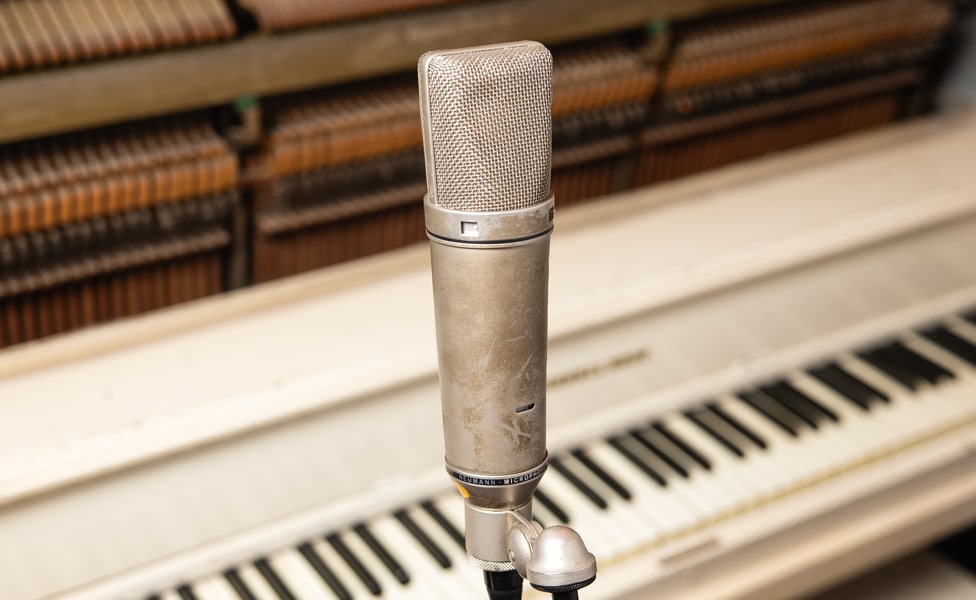 Neumann U 87 Miking Grand Piano