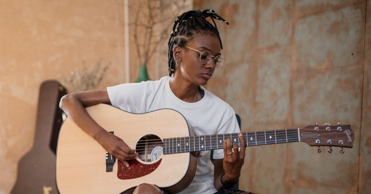 Watch Tiara Thomas Play Her Music on the Gibson G-45 Acoustic Guitars