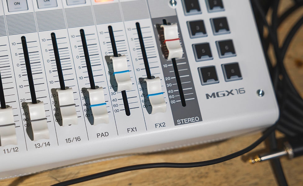 Yamaha MGX16 Digital Mixer Faders