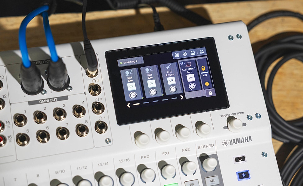 Yamaha MGX16 Display