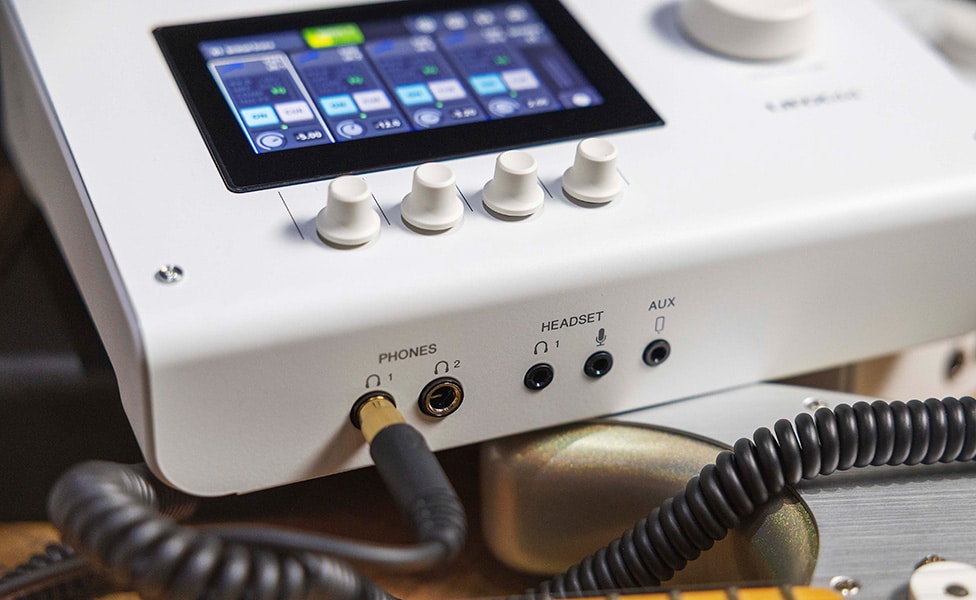 Yamaha URX44 Front Panel Inputs