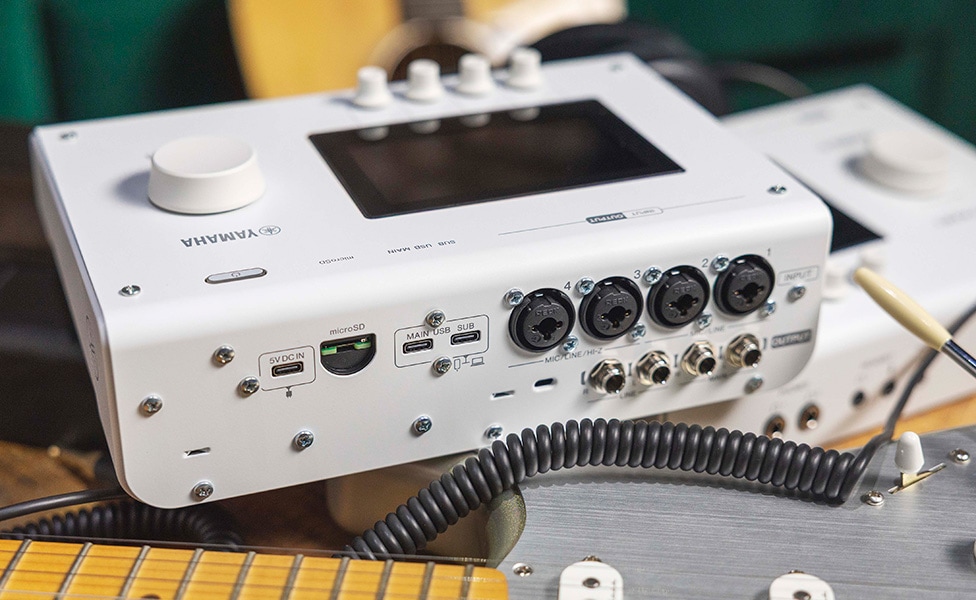 Yamaha URX44 Interface Rear Panel Outputs