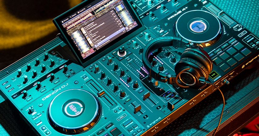 Denon DJ PRIME 4+ All in One Controller