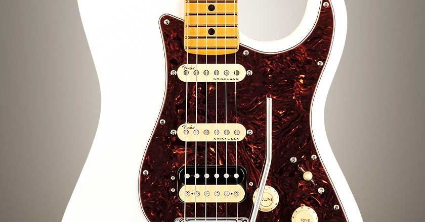 Fender American Ultra Stratocaster HSS Maple Fingerboard HSS Pickups