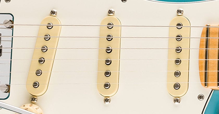 Fender Player II Stratocaster Maple Fingerboard Alnico V Pickups