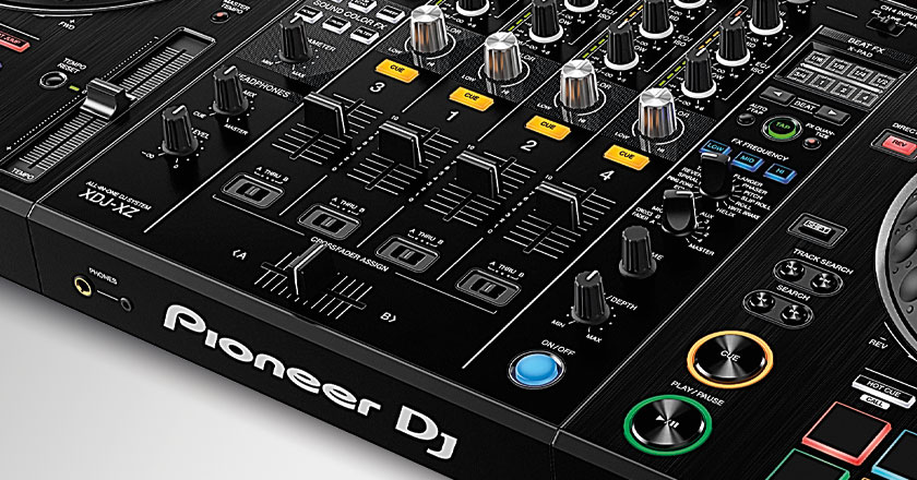 Pioneer DJ XDJ-XZ 4-Channel Controller Mixer Section