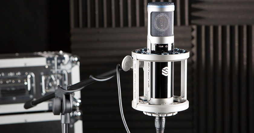 Sterling ST155 microphone in Shockmount